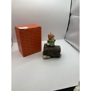 VINTAGE 1981 HALLMARK SHIRT TALES BISQUE PORCELAIN TRINKET BOX FOXY HIDEAWAY EUC